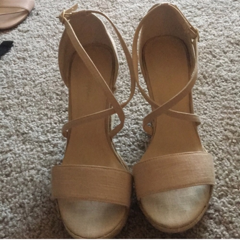 Nude Wedges